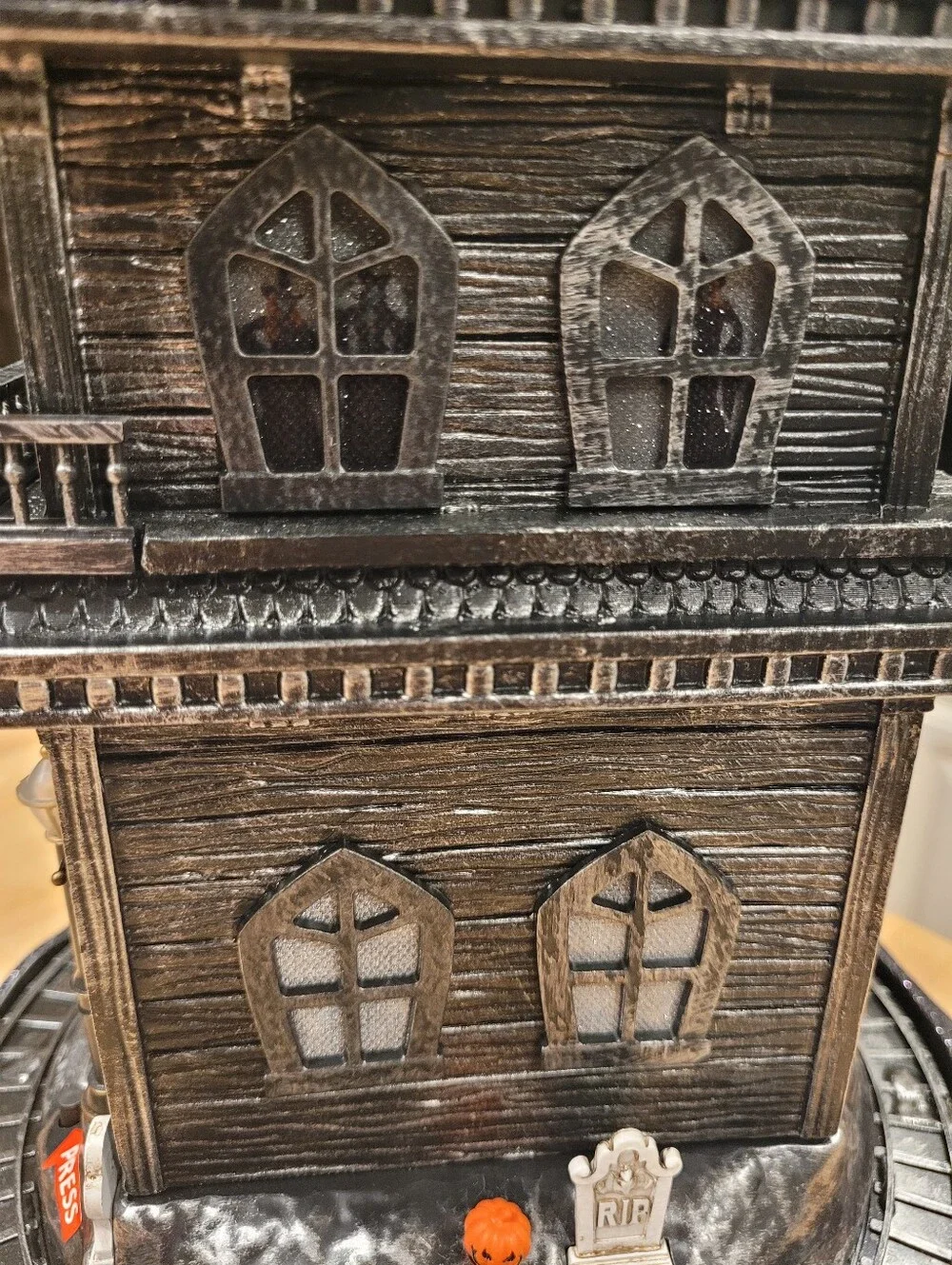 NEW Well Dressed Home Haunted Victorian Halloween Light-Up House Black & Silver